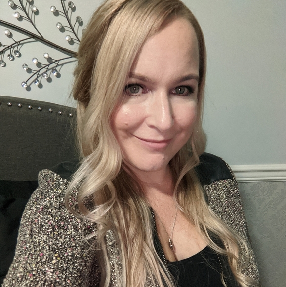 Meet your Posher, Leigh - Picture 1 of 1